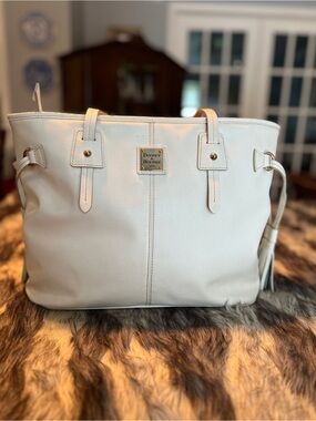 Dooney & Bourke Davis Pebble White Leather  Tassel Saffiano Zip Shopper Tote